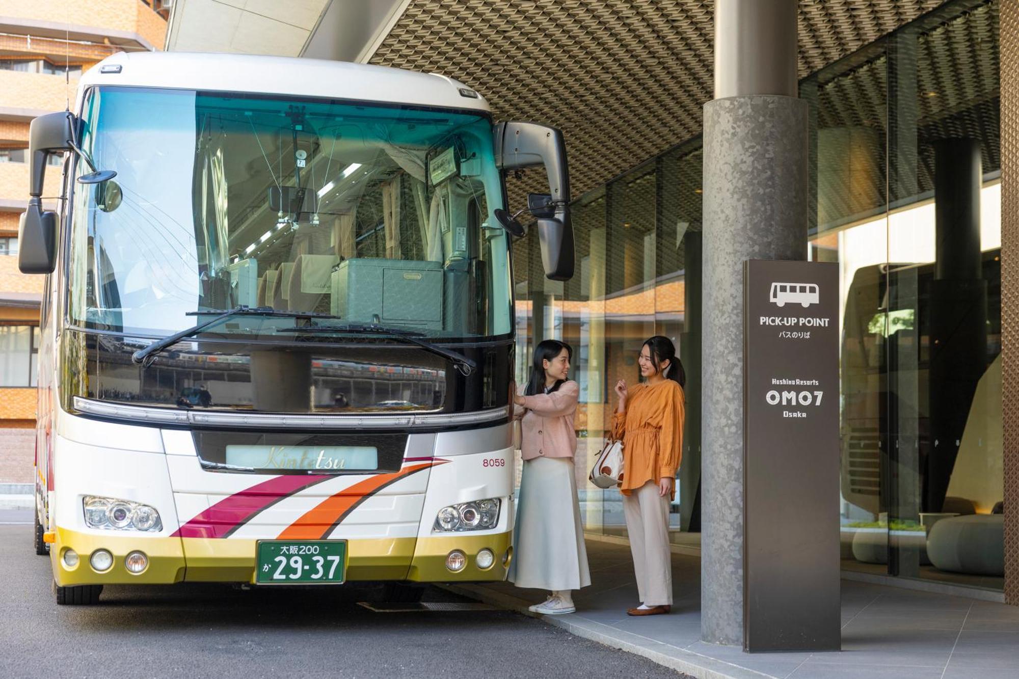 Omo7 Osaka By Hoshino Resorts Ngoại thất bức ảnh Limousine bus at Osaka Itami Airport