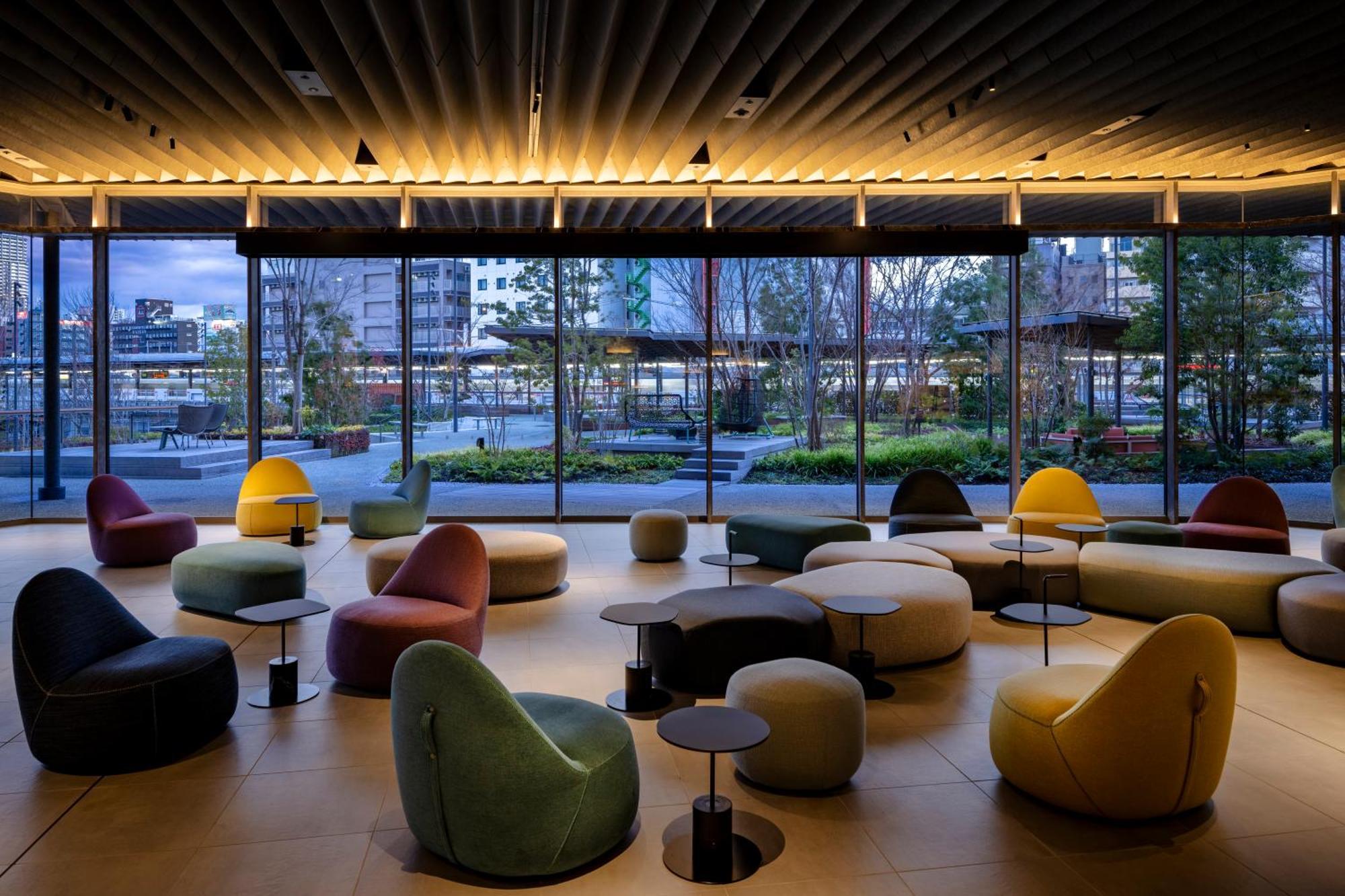Omo7 Osaka By Hoshino Resorts Ngoại thất bức ảnh The lounge at the station