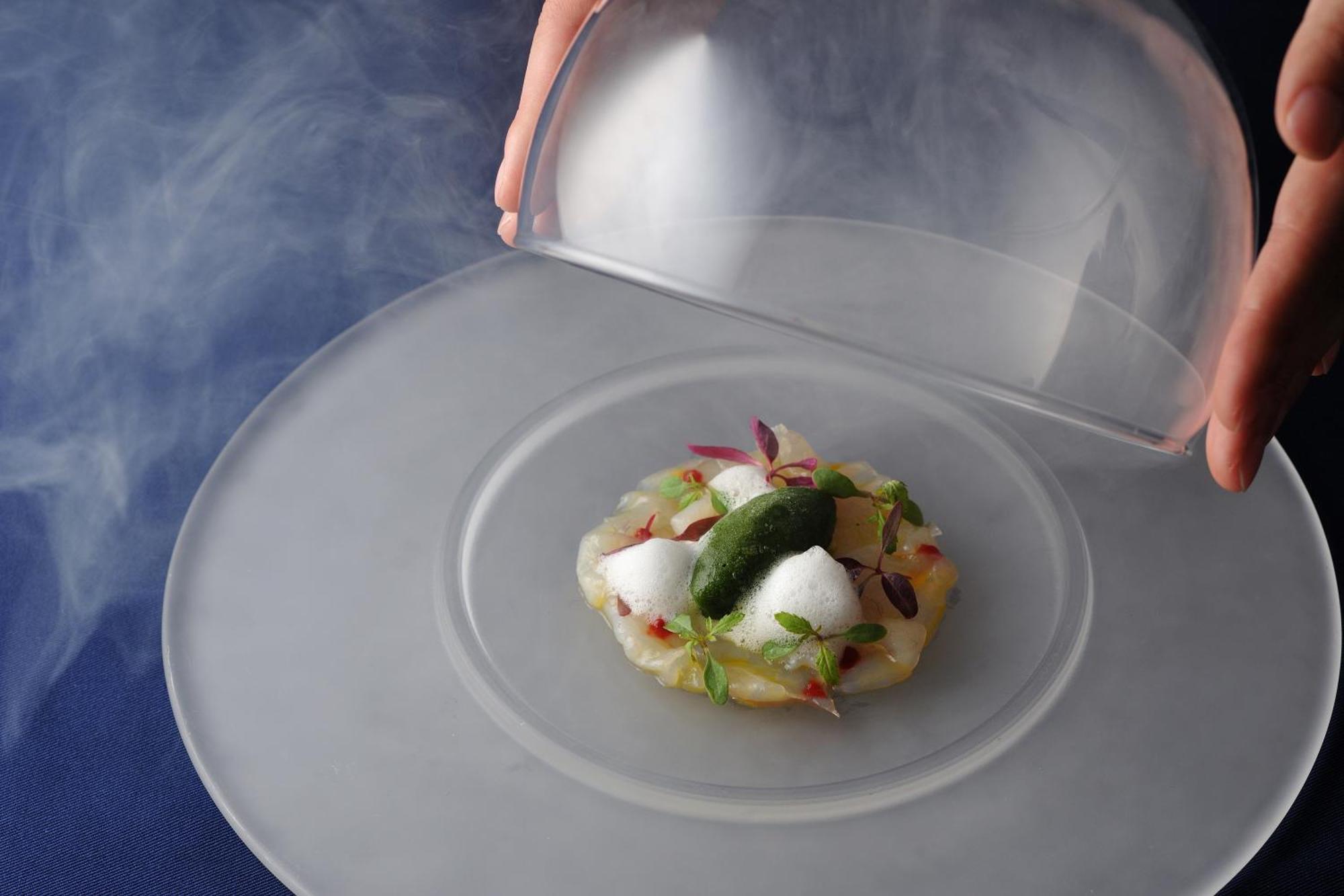 Omo7 Osaka By Hoshino Resorts Ngoại thất bức ảnh A salad prepared with dry ice
